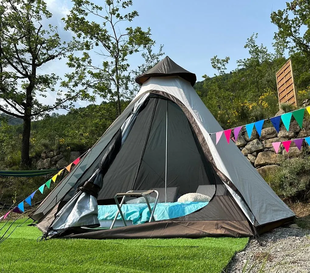 Tipi Sous Les Etoiles Option Petit Dejeuner Et Diner Lucéram 0*,  Francja