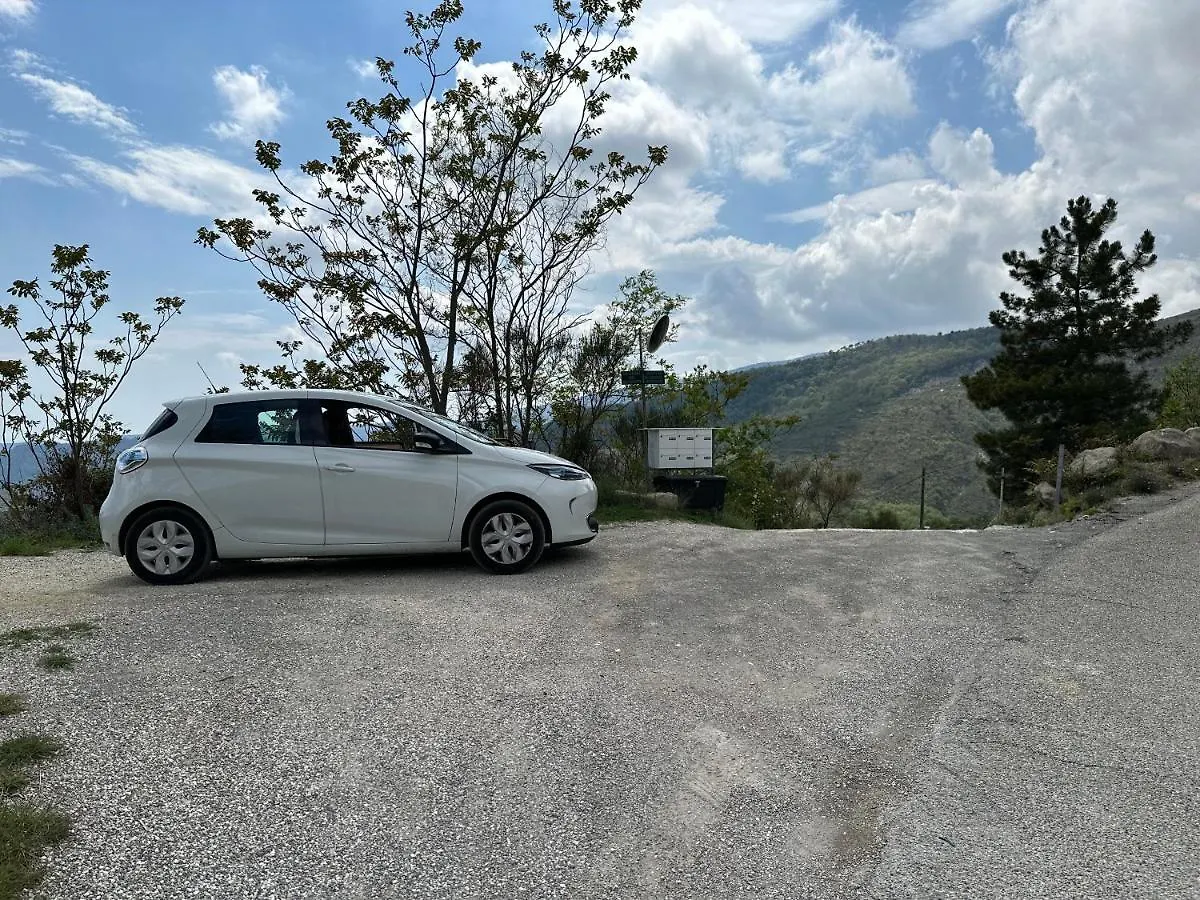 Tipi Sous Les Etoiles Option Petit Dejeuner Et Diner Lucéram France